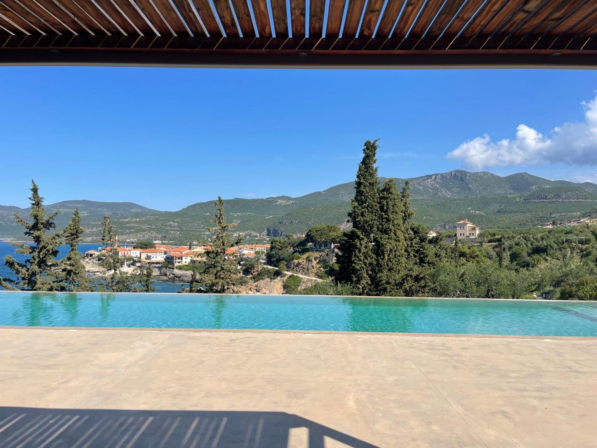 Diapori Suites Hotel Kardamyli Exterior foto